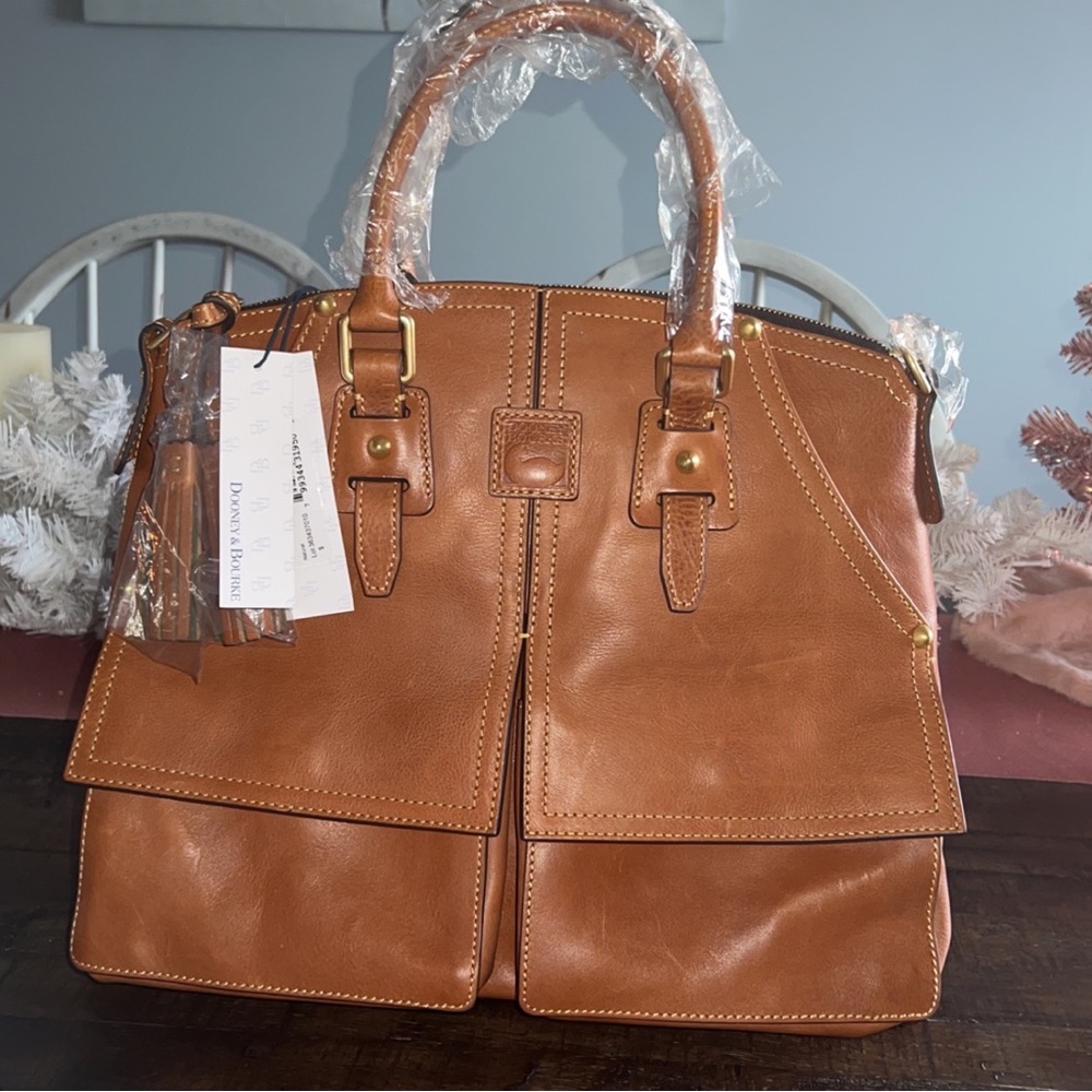 SOLD❤️Dooney & Bourke Florentine Clayton Bag Neutral Tan NWT!